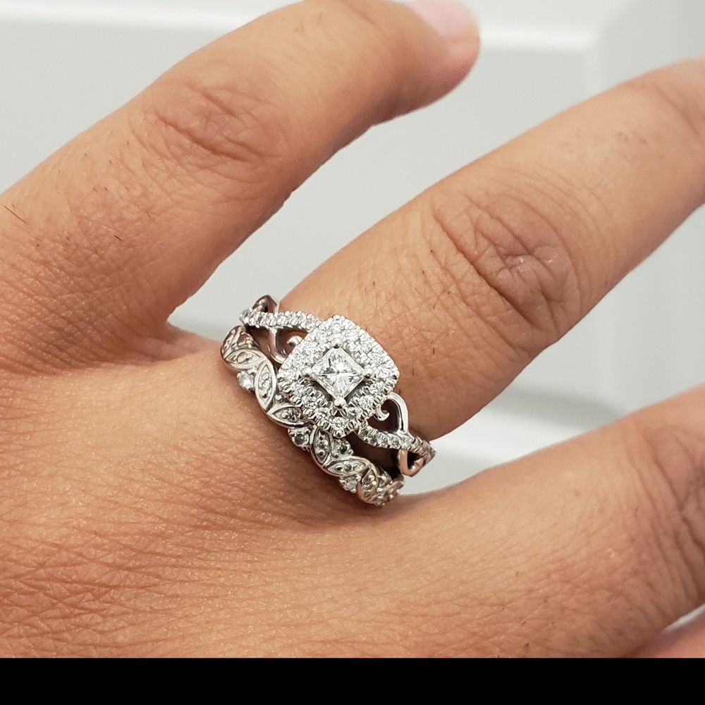 Zales Dazzling 10k gold diamond engagement ring and wedding band set - Picture 10 of 12